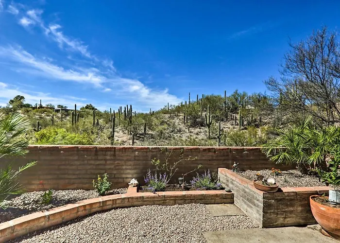 Beautiful 'saguaro Vista' W/ Mountain Views! *